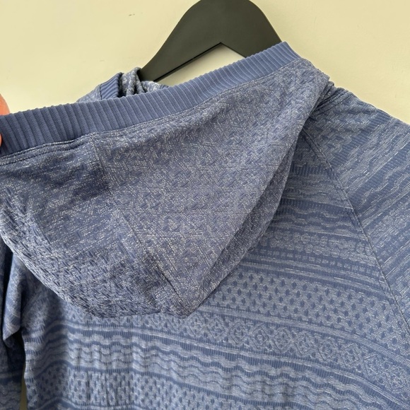 Lululemon Rest Less Hoodie
Gatsby Blue / White - Picture 10 of 14